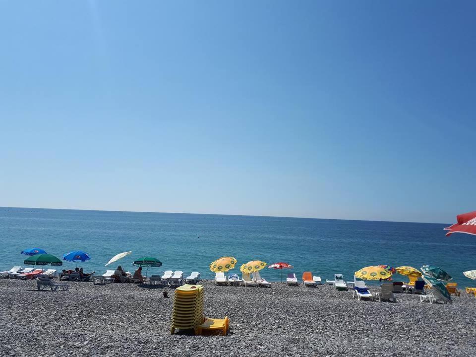 Hotel Del Mar Квариати Экстерьер фото