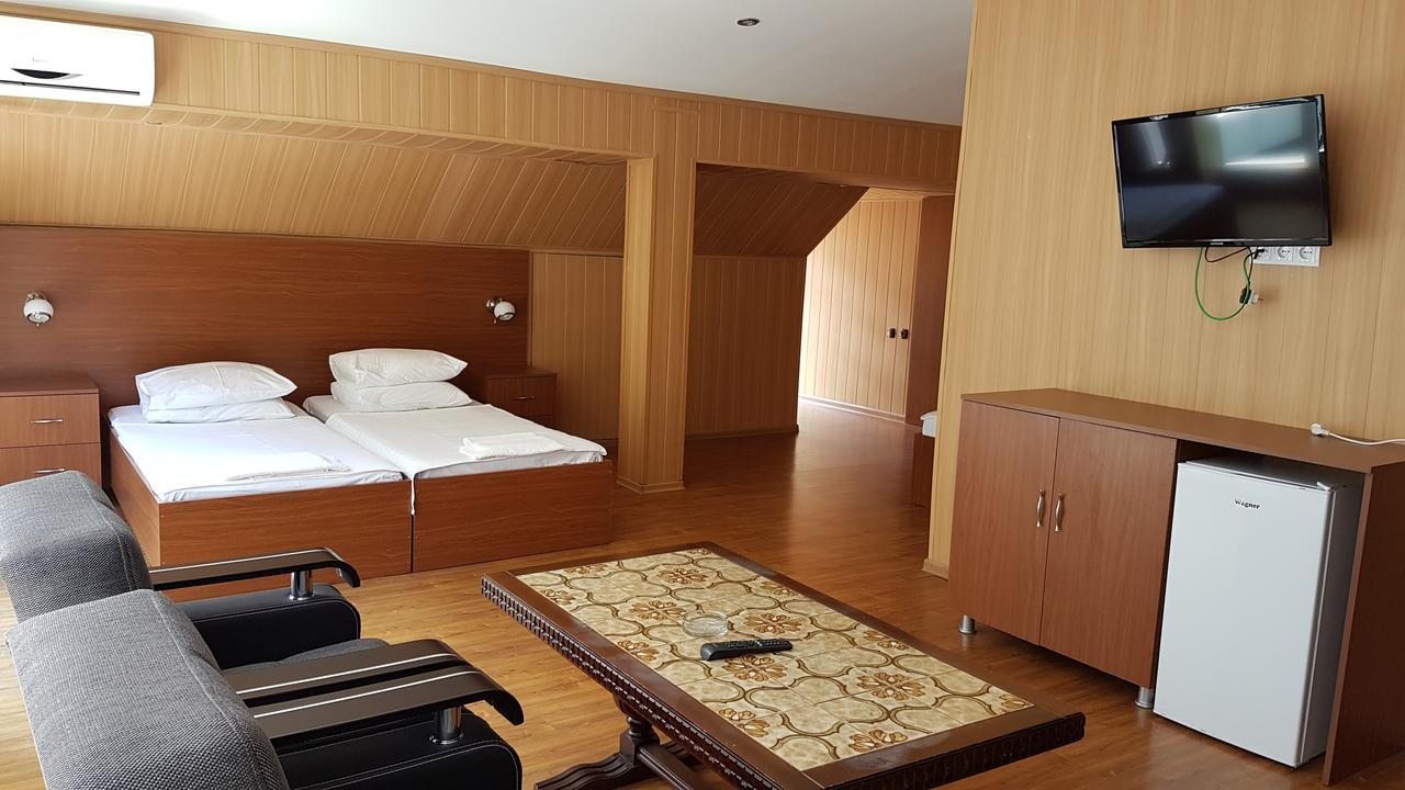 Hotel Del Mar Квариати Экстерьер фото