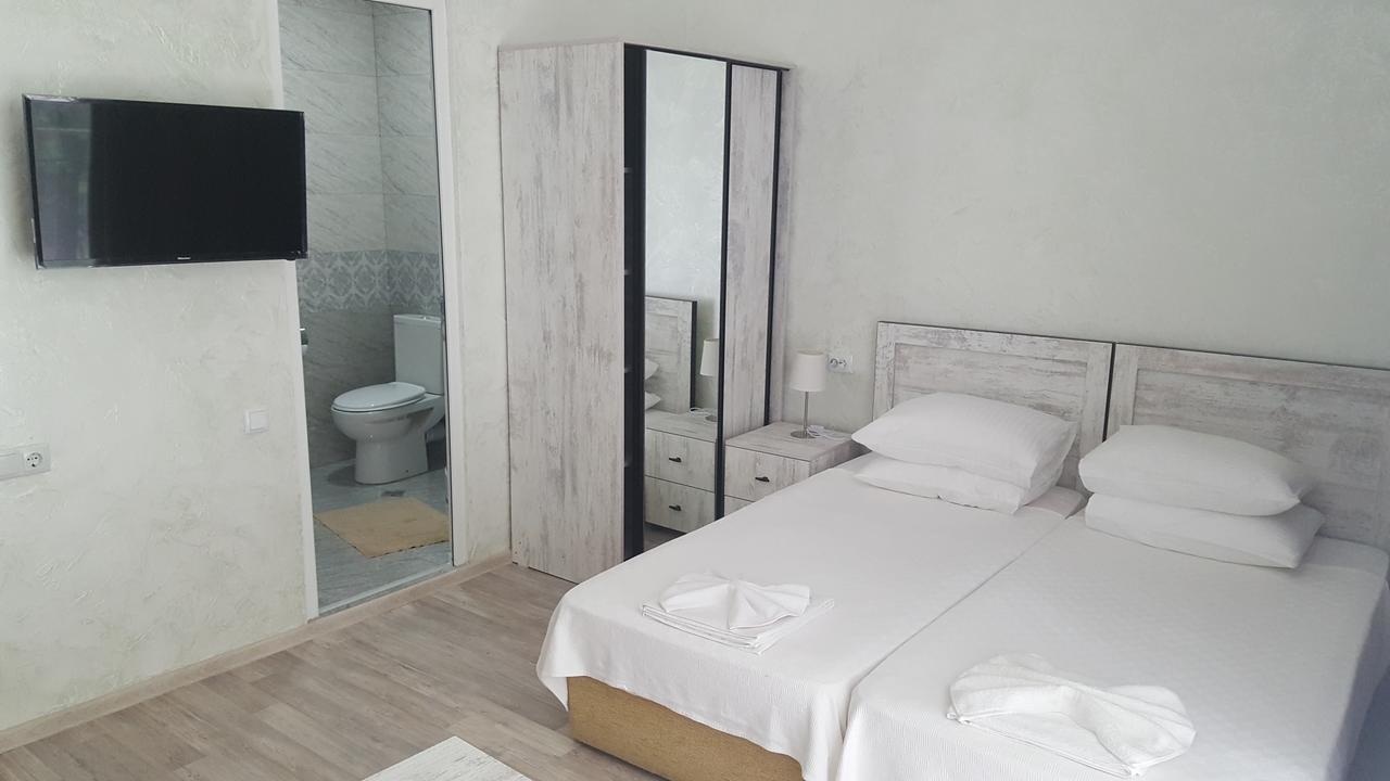 Hotel Del Mar Квариати Экстерьер фото